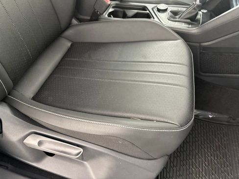 Used 2023 Volkswagen Tiguan SE w/ Panoramic Sunroof Package AWD/4WD image 27