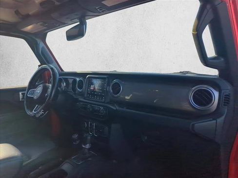 Used 2020 Jeep Wrangler Unlimited Sahara w/ Uconnect 4C Nav & Sound Group image 27