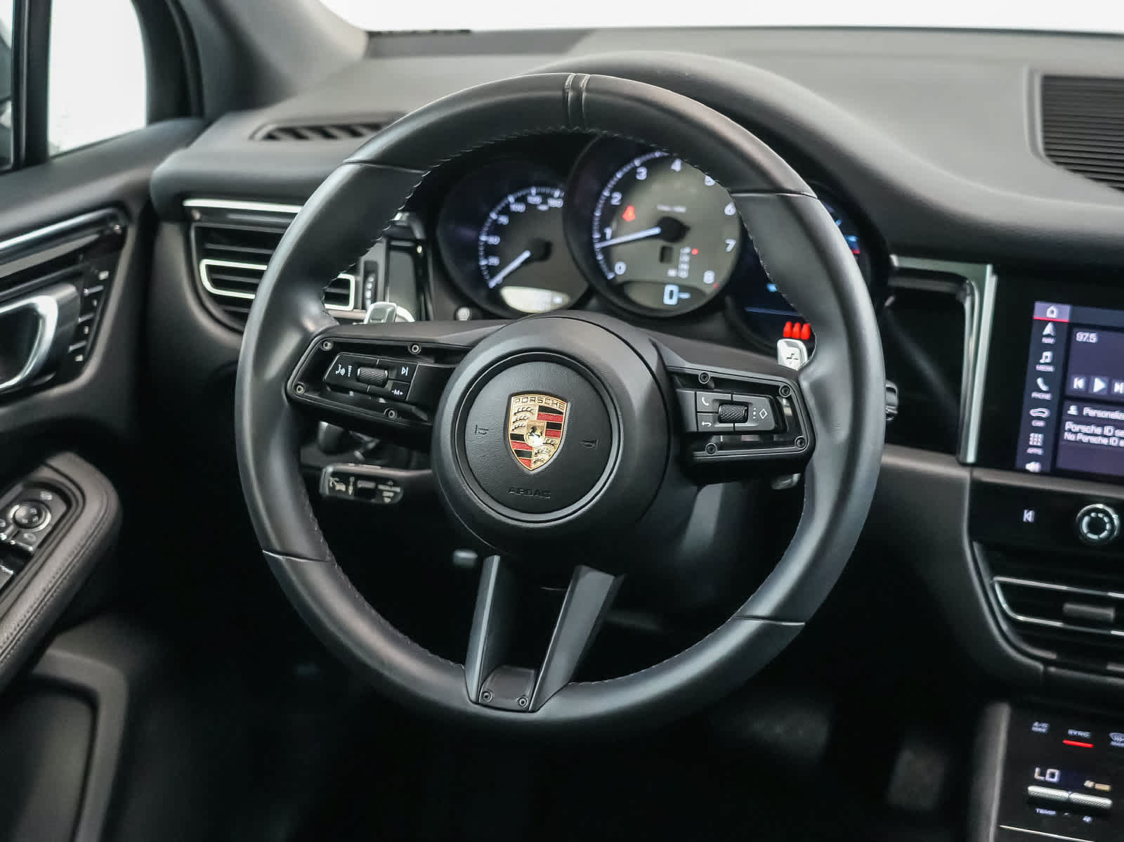 Certified 2023 Porsche Macan S AWD/4WD image 19