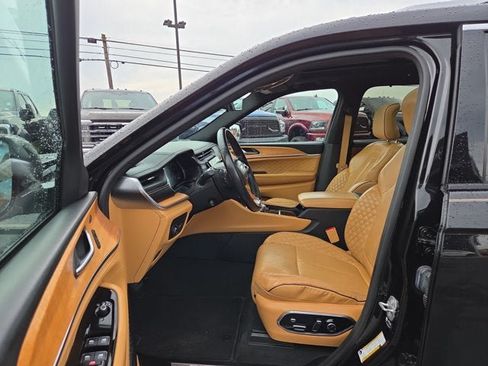 Used 2021 Jeep Grand Cherokee L Summit AWD/4WD image 11