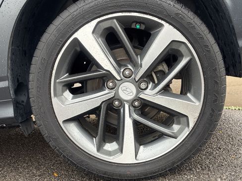 Used 2019 Hyundai Kona Limited AWD/4WD image 18