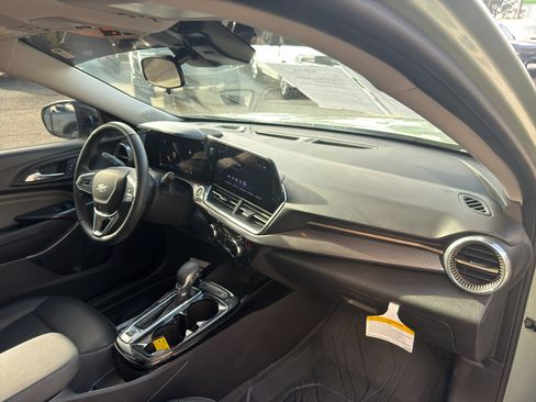 Used 2025 Chevrolet Trax ACTIV w/ Driver Confidence Package FWD image 12