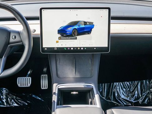 Used 2024 Tesla Model Y Performance AWD/4WD image 14