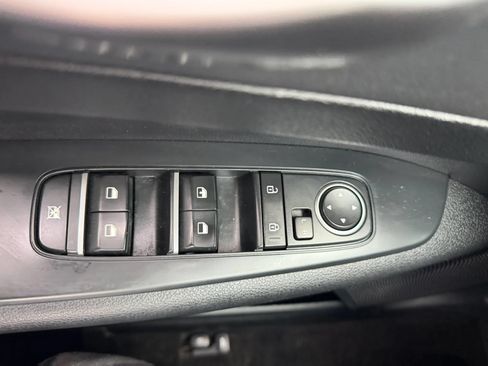 Used 2020 Kia Forte LXS FWD image 24