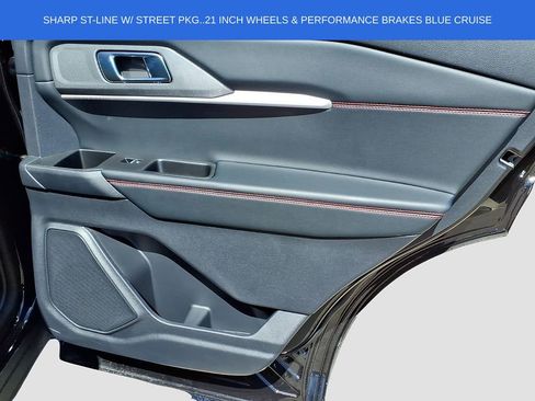 Used 2026 Ford Explorer ST-Line w/ ST-Line Street Pack AWD/4WD image 12