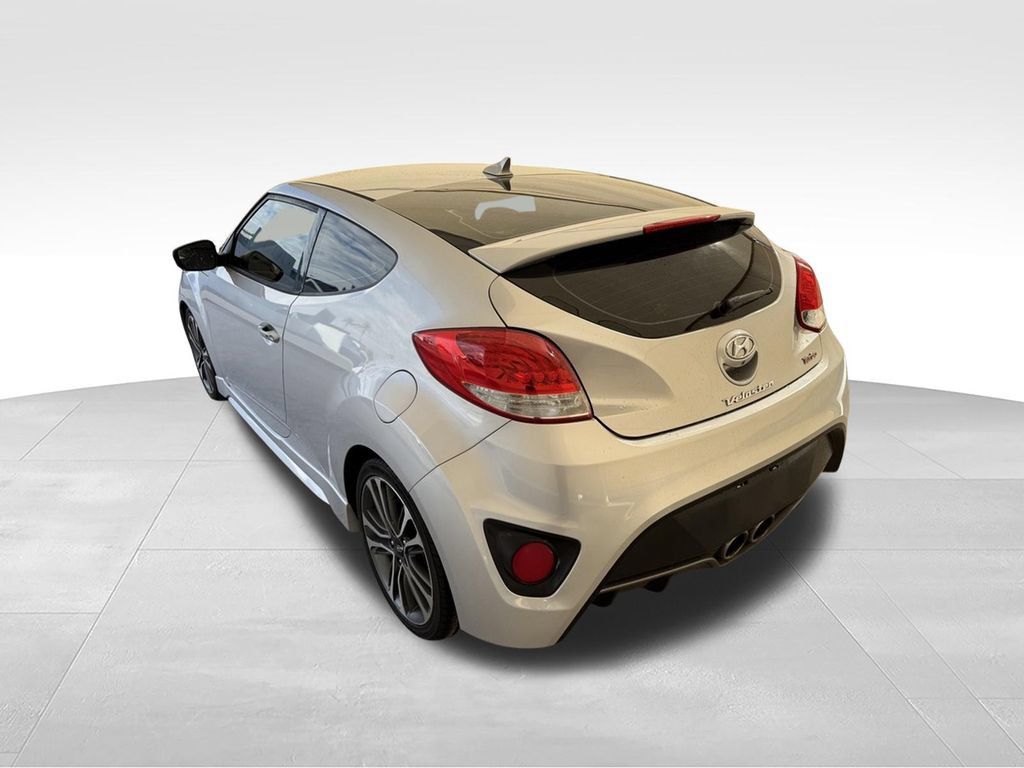 Used 2016 Hyundai Veloster Turbo FWD image 7