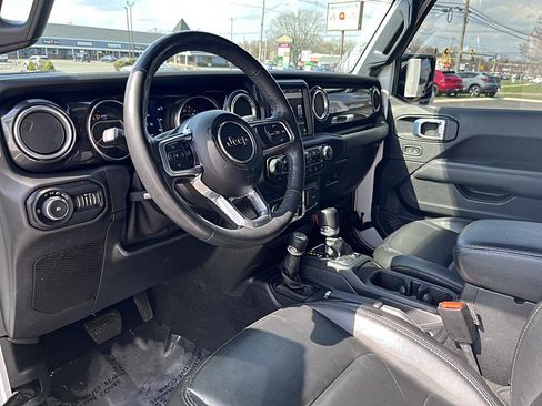 Used 2021 Jeep Wrangler Unlimited Sahara AWD/4WD image 26