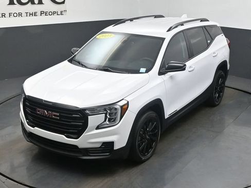 Used 2023 GMC Terrain SLE w/ Driver Convenience Package FWD image 45