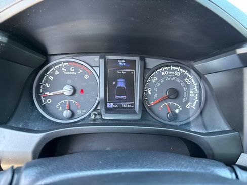 Used 2020 Toyota Tacoma SR w/ SR Convenience Package RWD image 25