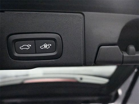 Used 2023 Volvo XC60 B5 Plus w/ Protection Package Premier image 27