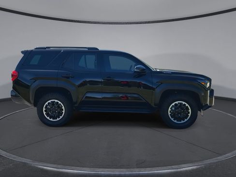 Certified 2025 Toyota 4Runner TRD Off-Road AWD/4WD image 9