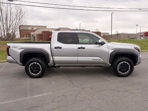 Used 2024 Toyota Tacoma TRD Off-Road AWD/4WD image 8