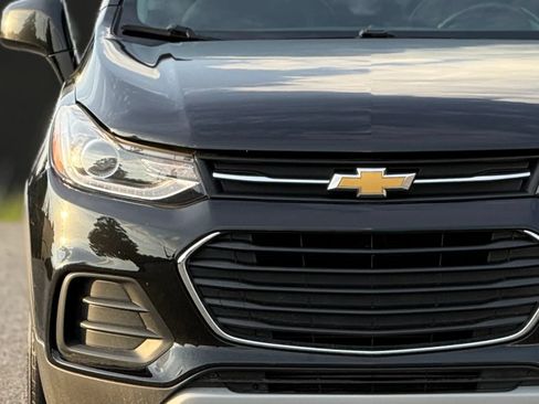 Used 2019 Chevrolet Trax LT w/ LT Convenience Package AWD/4WD image 11