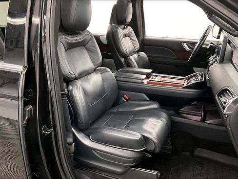 Used 2023 Lincoln Navigator L Reserve w/ Equipment Group 201A image 8