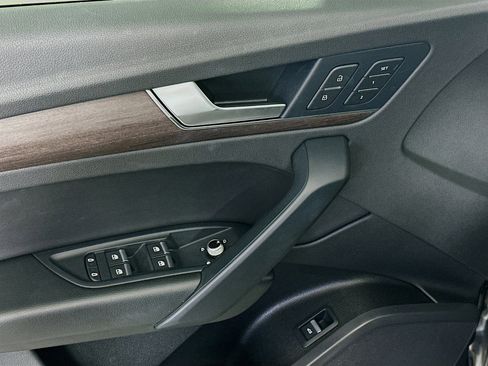 Used 2021 Audi Q5 2.0T Premium w/ Convenience Package image 15