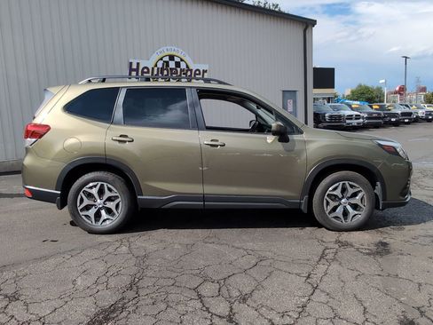 Certified 2022 Subaru Forester Premium w/ Popular Package #1 image 8