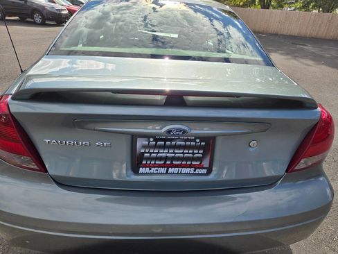 Used 2005 Ford Taurus SE image 7