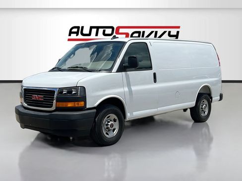 Used 2025 GMC Savana 2500 w/ Driver Convenience Package RWD image 3