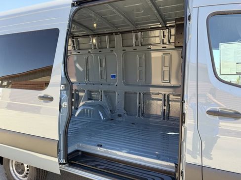 New 2025 Mercedes-Benz Sprinter 2500 image 17