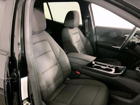 Used 2026 Chevrolet Equinox LT AWD/4WD image 8