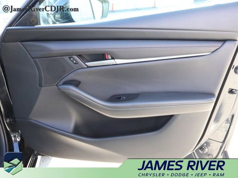 Used 2024 MAZDA MAZDA3 s image 8