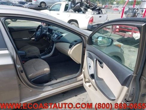 Used 2015 Hyundai Elantra SE w/ Option Group 02 image 5