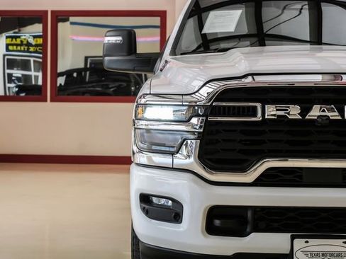 Used 2025 RAM 2500 Big Horn AWD/4WD image 44