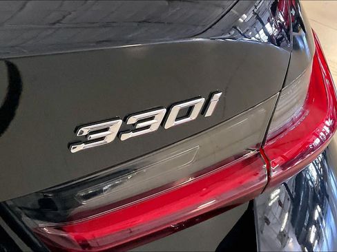 Used 2025 BMW 330i xDrive Sedan AWD/4WD image 31