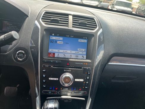 Used 2018 Ford Explorer Limited w/ Equipment Group 301A AWD/4WD image 9