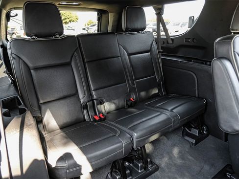 Used 2021 Chevrolet Suburban Premier w/ Premium Package image 40