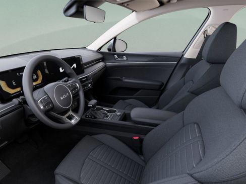 New 2026 Kia K5 LXS image 17
