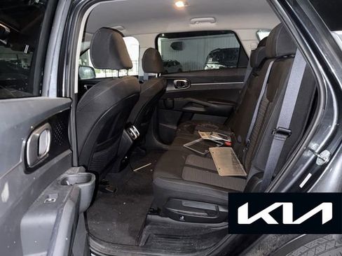 Used 2023 Kia Sorento LX FWD image 12