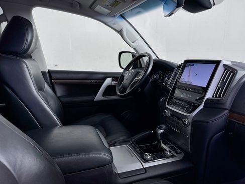 Used 2019 Toyota Land Cruiser image 37