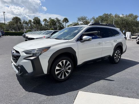 Used 2025 Subaru Outback Touring AWD/4WD image 7