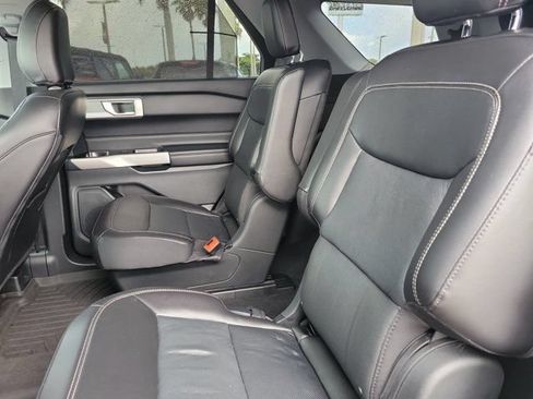 Certified 2022 Ford Explorer Limited w/ Equipment Group 301A RWD image 16