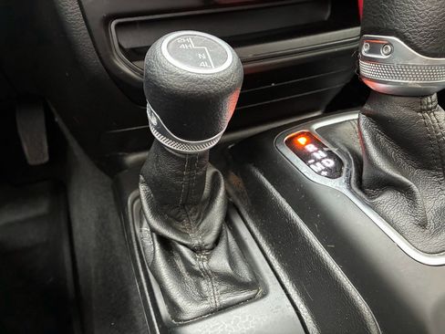 Used 2021 Jeep Wrangler Sport AWD/4WD image 19
