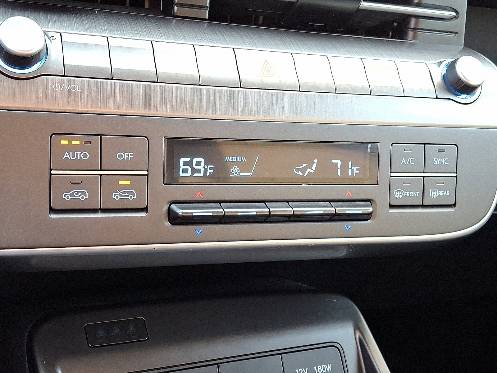 Used 2024 Hyundai Kona SEL w/ Convenience Package AWD/4WD image 17