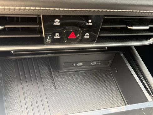 Used 2025 Volkswagen Atlas SE FWD image 27