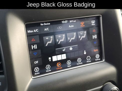 Used 2018 Jeep Grand Cherokee Laredo image 16