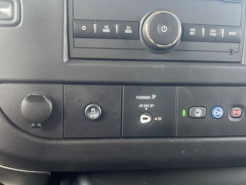 Used 2024 Chevrolet Express 3500 LS image 24