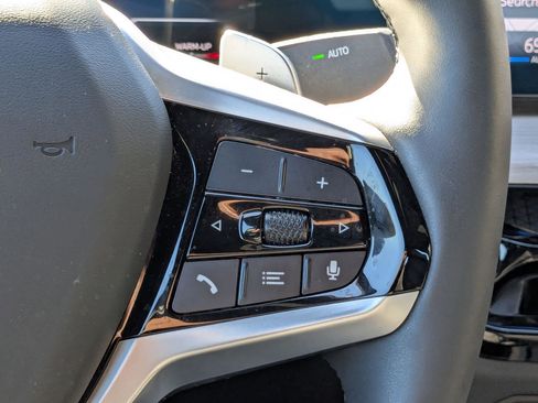 Used 2025 BMW 330i Sedan w/ Premium Package image 19