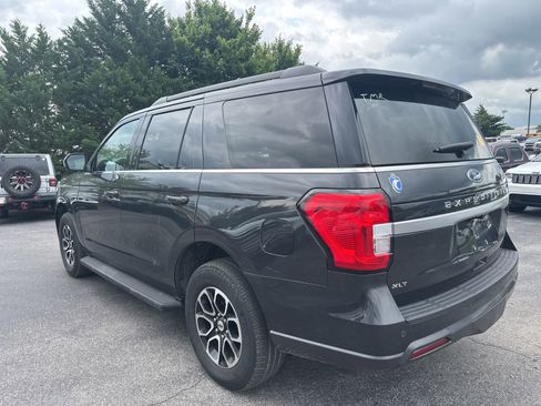 Used 2023 Ford Expedition XLT AWD/4WD image 4