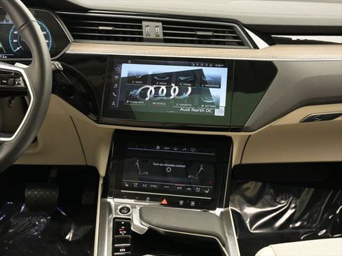 Certified 2024 Audi Q8 e-tron Premium Plus AWD/4WD image 11