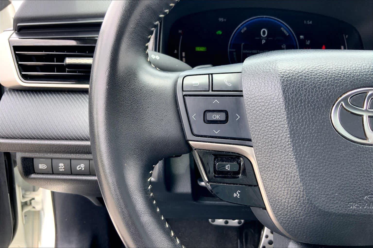 Used 2025 Toyota Camry SE FWD image 23