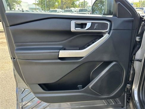Used 2022 Ford Explorer XLT w/ Equipment Group 202A image 22