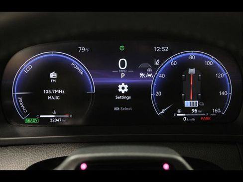 Used 2024 Toyota Crown Platinum AWD/4WD image 8