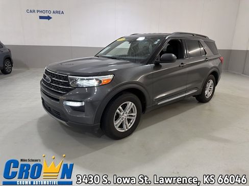 Used 2020 Ford Explorer XLT w/ Equipment Group 202A AWD/4WD image 1