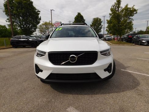 Used 2023 Volvo XC40 B5 Plus w/ Driver Assist Package AWD/4WD image 3