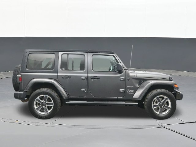 Used 2022 Jeep Wrangler Unlimited Sahara w/ Cold Weather Group AWD/4WD image 17