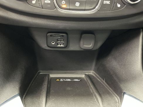 Used 2022 Chevrolet Traverse Premier w/ Redline Edition AWD/4WD image 30
